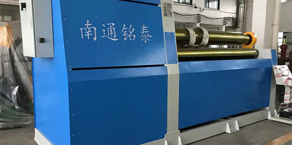 What are the advantages of the four-roller bending machine?